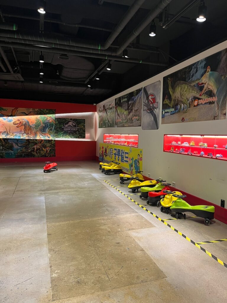 공룡월드 키즈카페 시흥점 씽씽카1