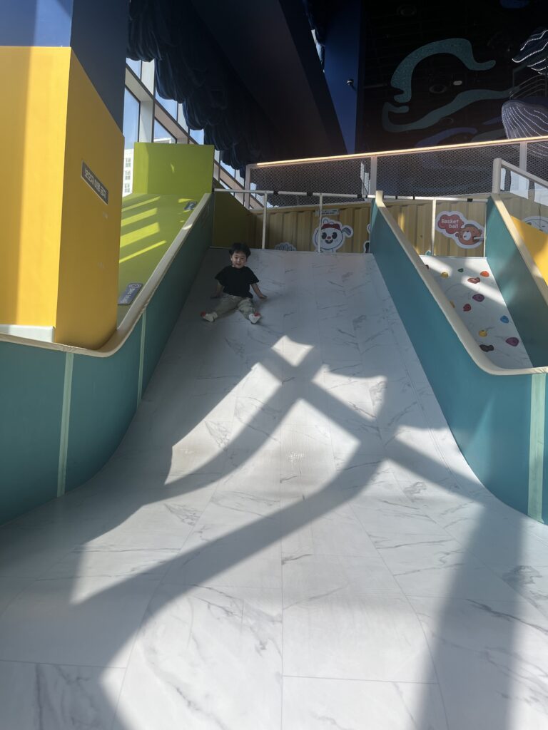 볼베어파크 은평 대형키즈카페 슬라이드3