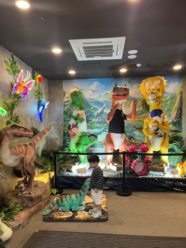 공룡월드 키즈카페 시흥점 하루 종일 입구2